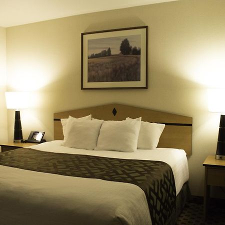 Crystal Inn Hotel & Suites - Грейт-Фолс Экстерьер фото