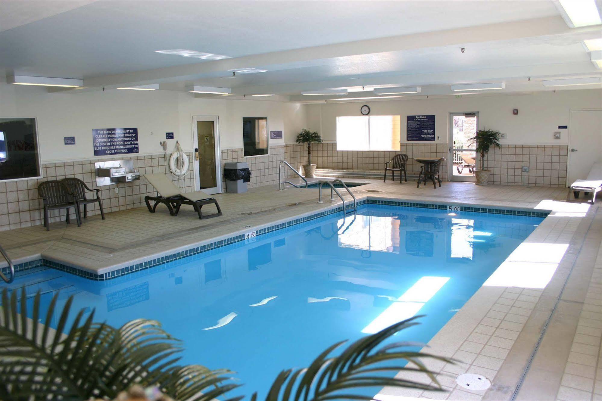 Crystal Inn Hotel & Suites - Грейт-Фолс Экстерьер фото